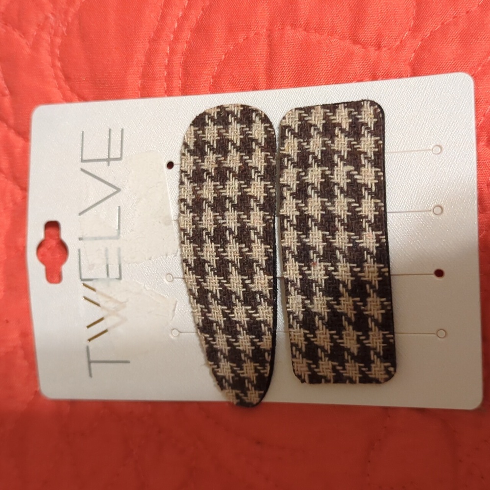 🔻 BASEMENT SALE 🔻 NEW TWELVE 2 PIECE HAIR CLIPS